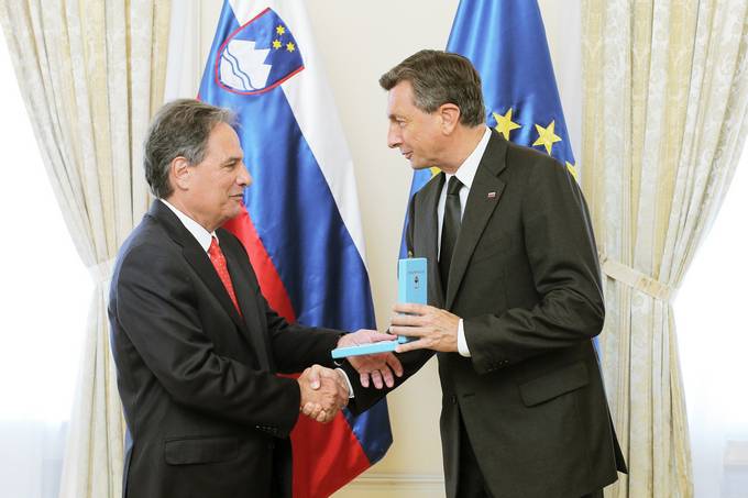 Predsednik republike Borut Pahor vročil državno odlikovanje Thomasu J. Brandiju, častnemu konzulu Republike Slovenije v Kaliforniji